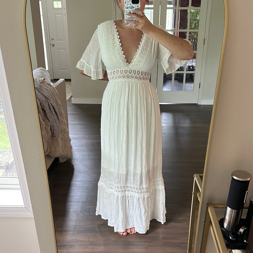 Cream Tiered Maxi Dress with V-Neck and Flutter Sleeves